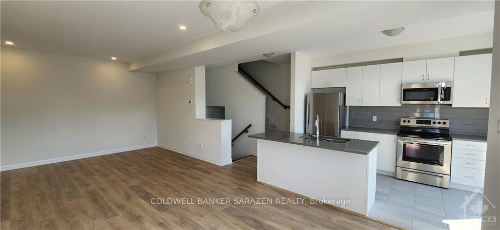 Photo 7 of 915 Lixnaw Court, Ottawa, Barrhaven - Half Moon Bay — HOMEH