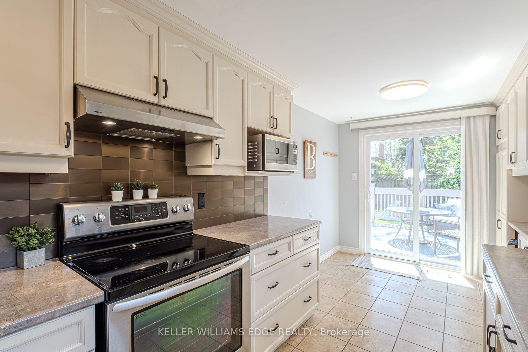 Photo 20 of 53 Nautical Road, Brantford — HOMEH
