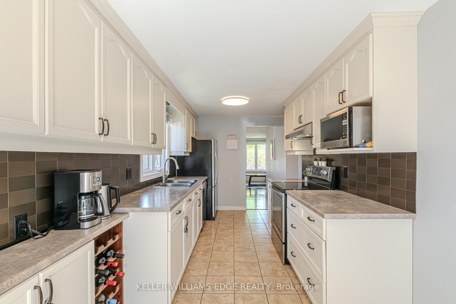Photo 15 of 53 Nautical Road, Brantford — HOMEH