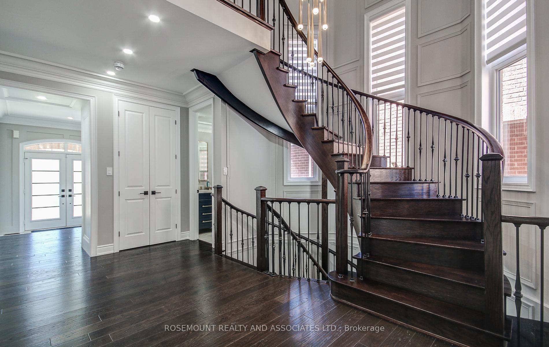 Photo 2 of 24 Elderslie Crescent, Vaughan, Kleinburg — HOMEH