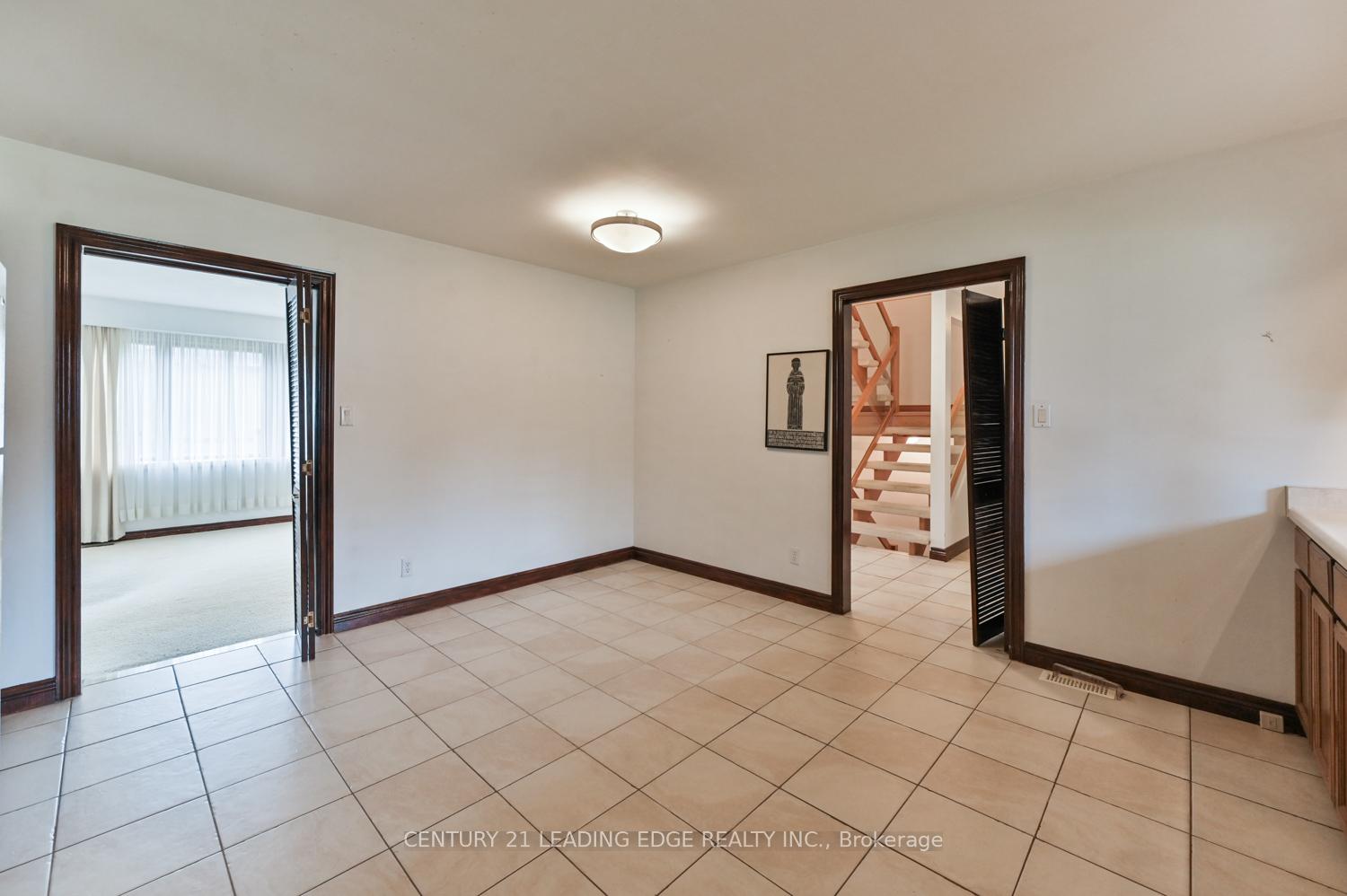 Photo 6 of 2 Mill Race Court, Markham, Rural Markham — HOMEH