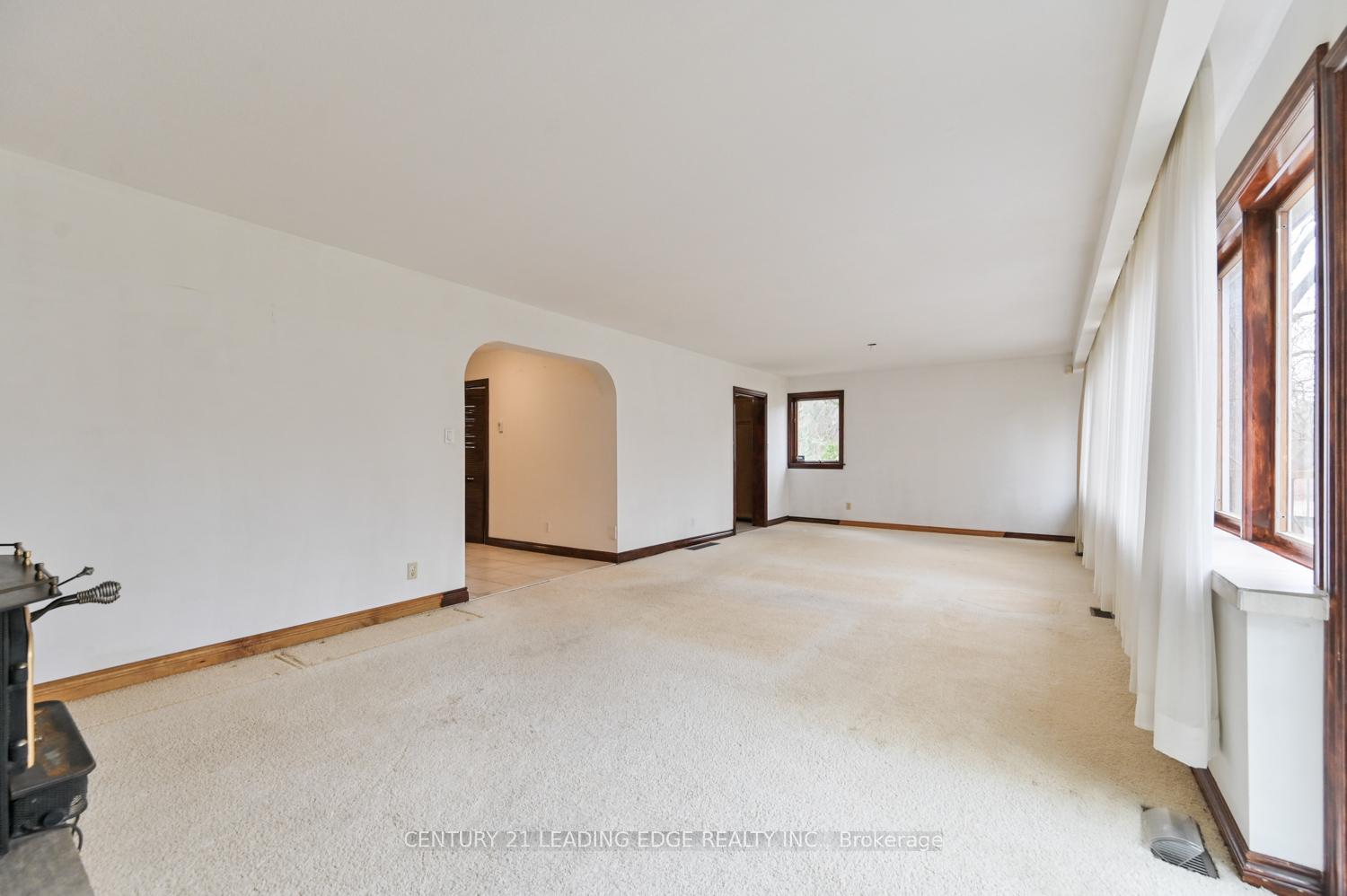 Photo 7 of 2 Mill Race Court, Markham, Rural Markham — HOMEH