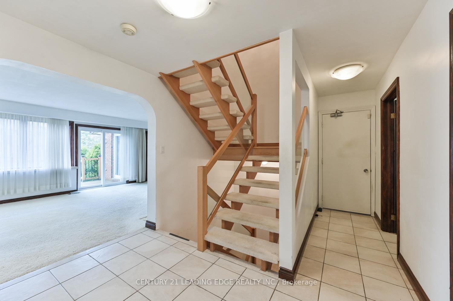 Photo 12 of 2 Mill Race Court, Markham, Rural Markham — HOMEH