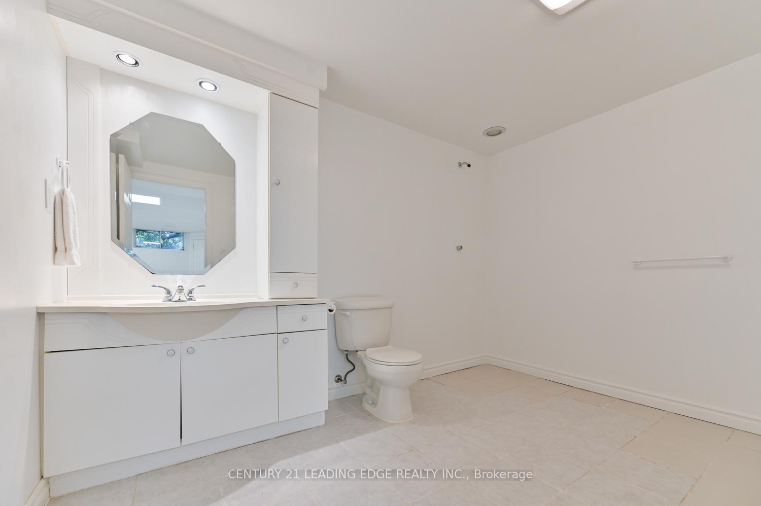 Photo 18 of 2 Mill Race Court, Markham, Rural Markham — HOMEH