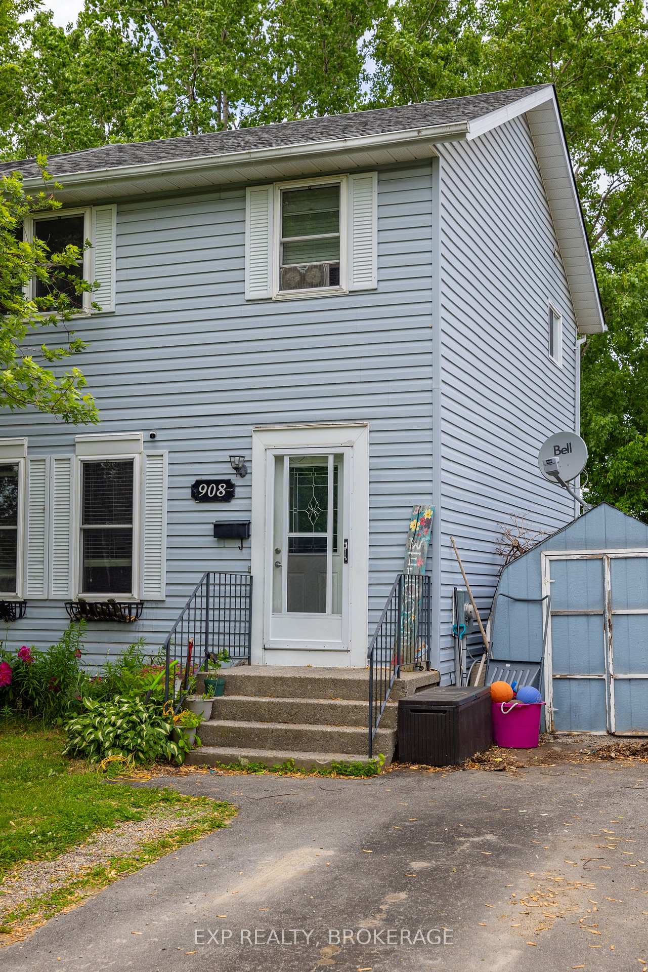 Photo 1 of 908 Uxbridge Crescent, Kingston, East Gardiners Rd — HOMEH