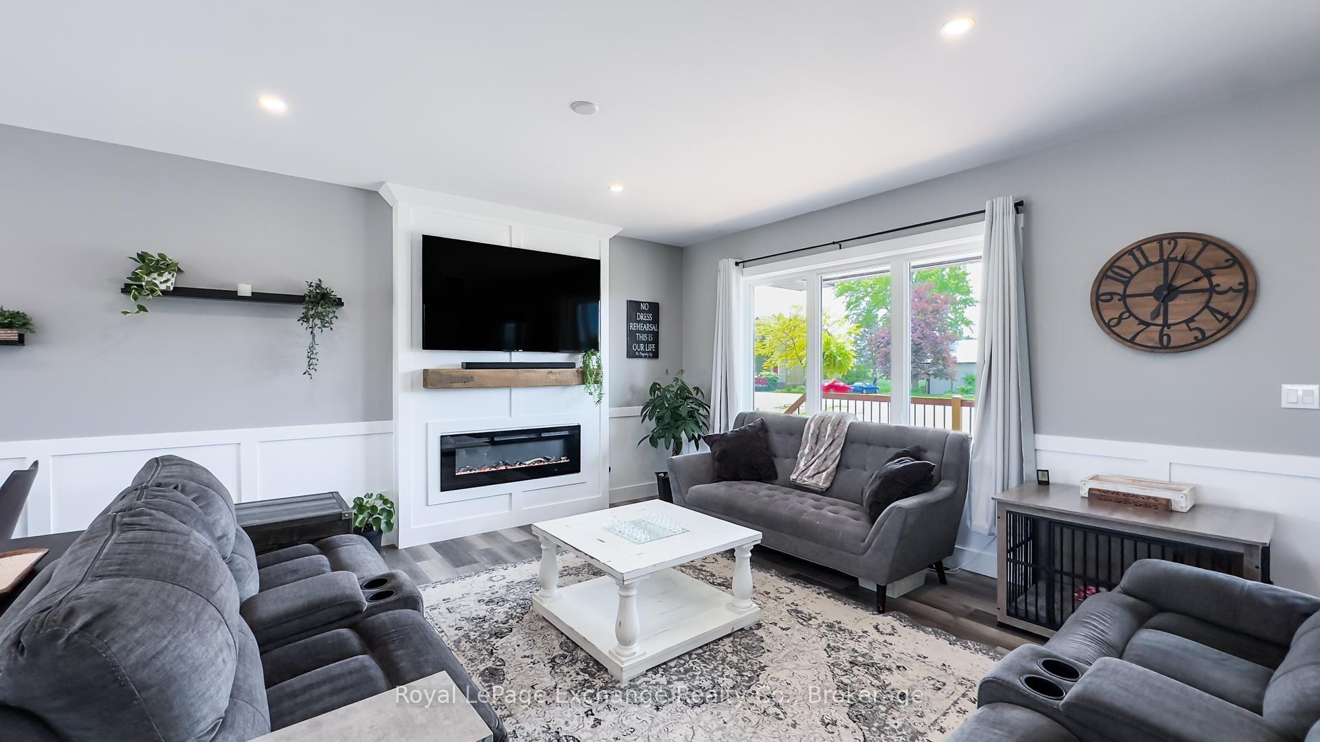 Photo 3 of 12 8 Concession, Huron-Kinloss — HOMEH