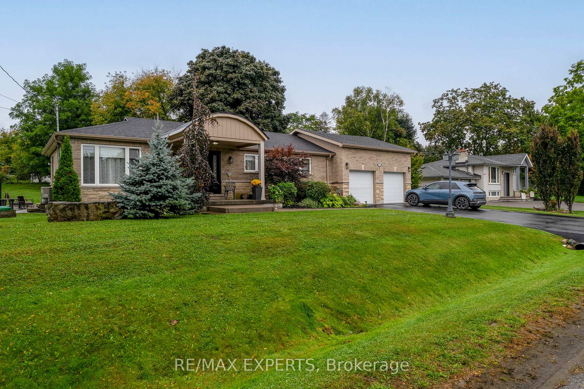 Photo 2 of 76 Bachley Crescent, King, Rural King — HOMEH