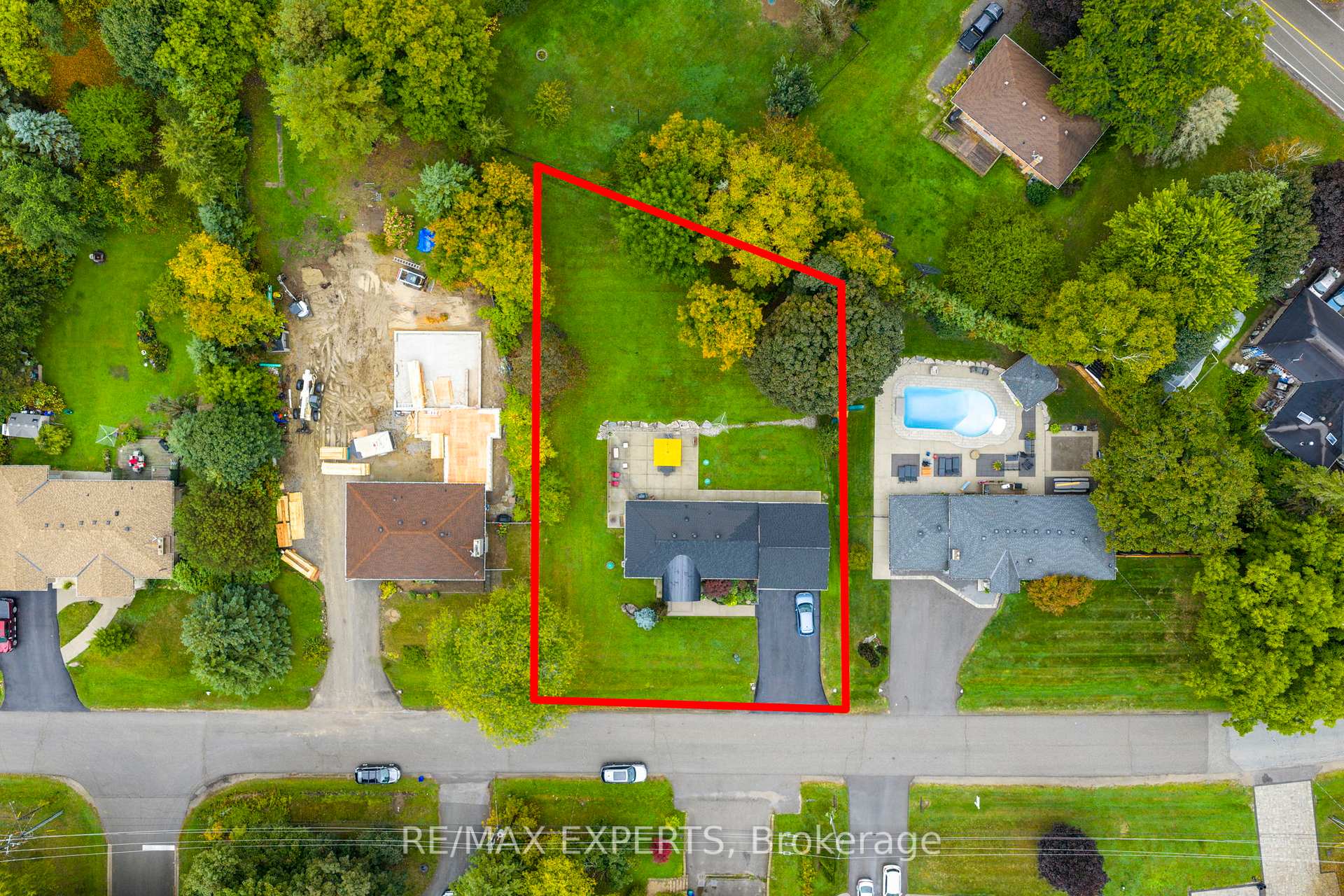 Photo 3 of 76 Bachley Crescent, King, Rural King — HOMEH