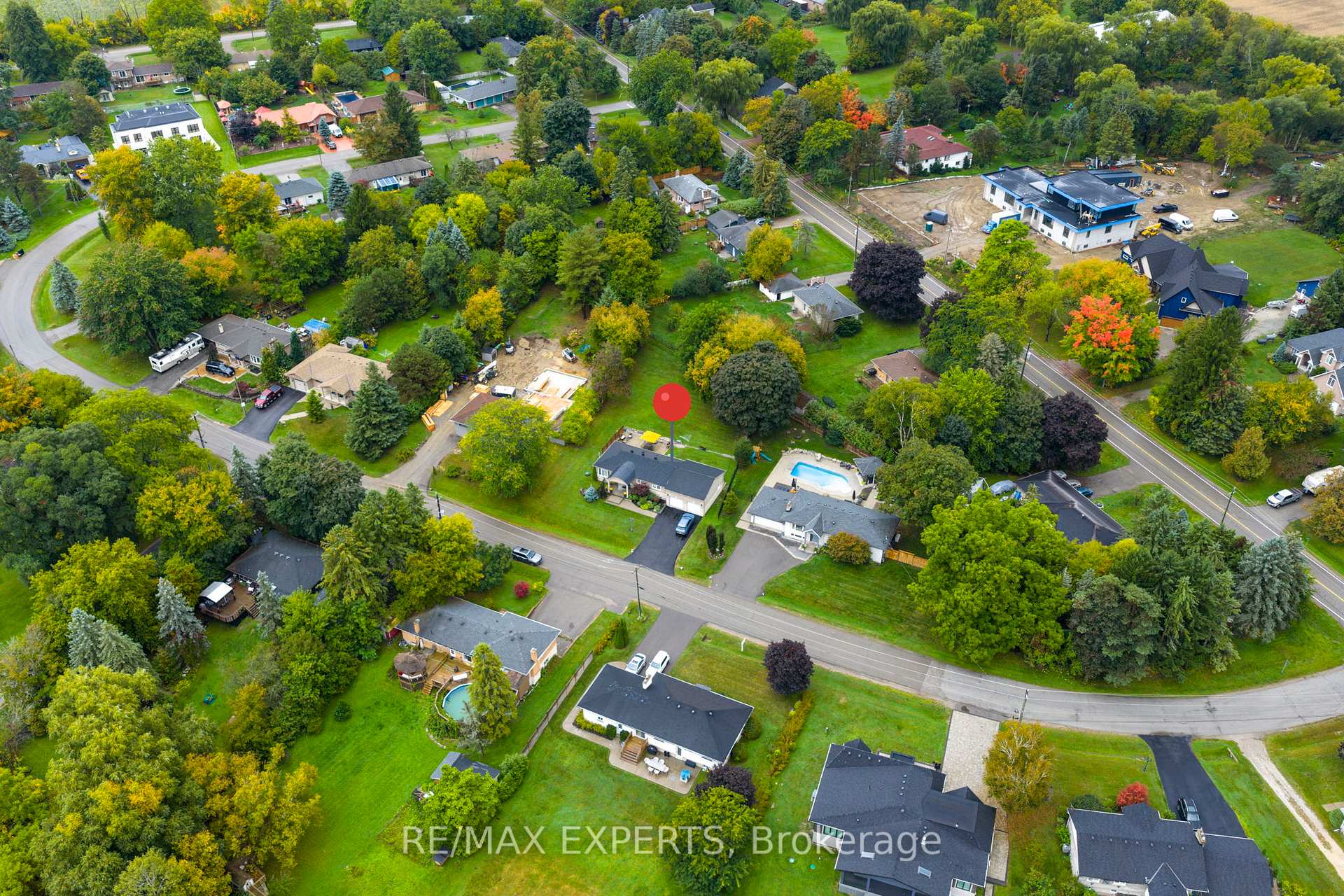 Photo 16 of 76 Bachley Crescent, King, Rural King — HOMEH