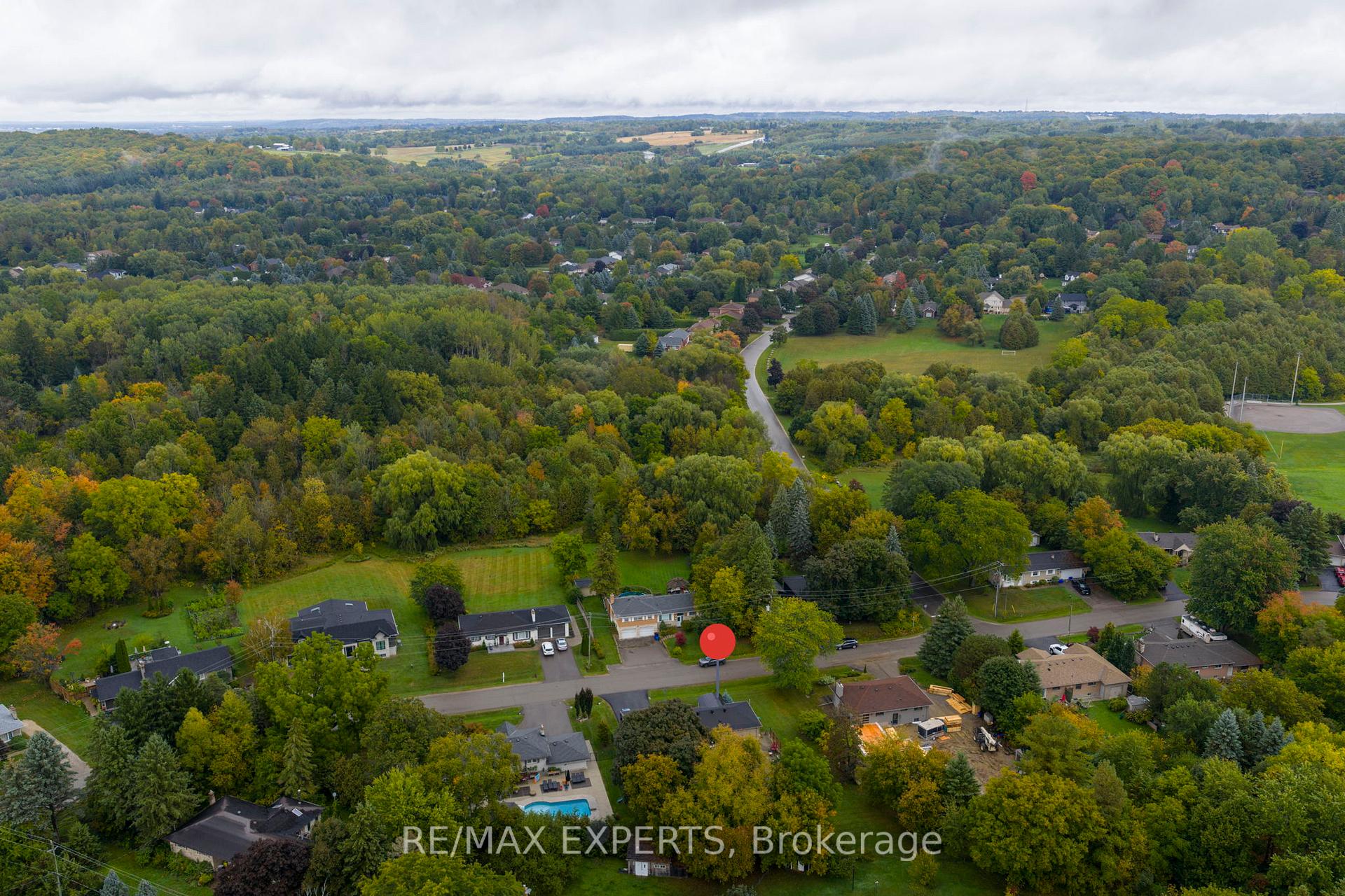 Photo 9 of 76 Bachley Crescent, King, Rural King — HOMEH
