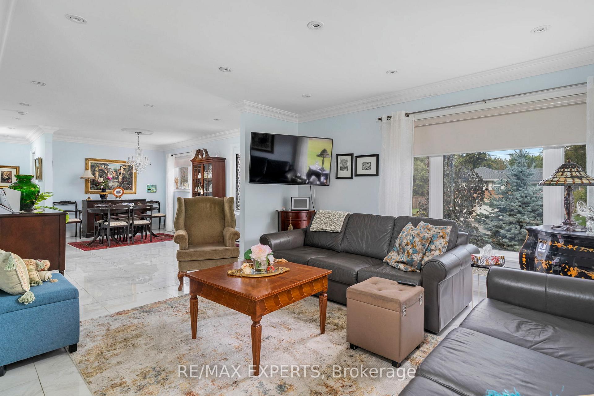 Photo 18 of 76 Bachley Crescent, King, Rural King — HOMEH