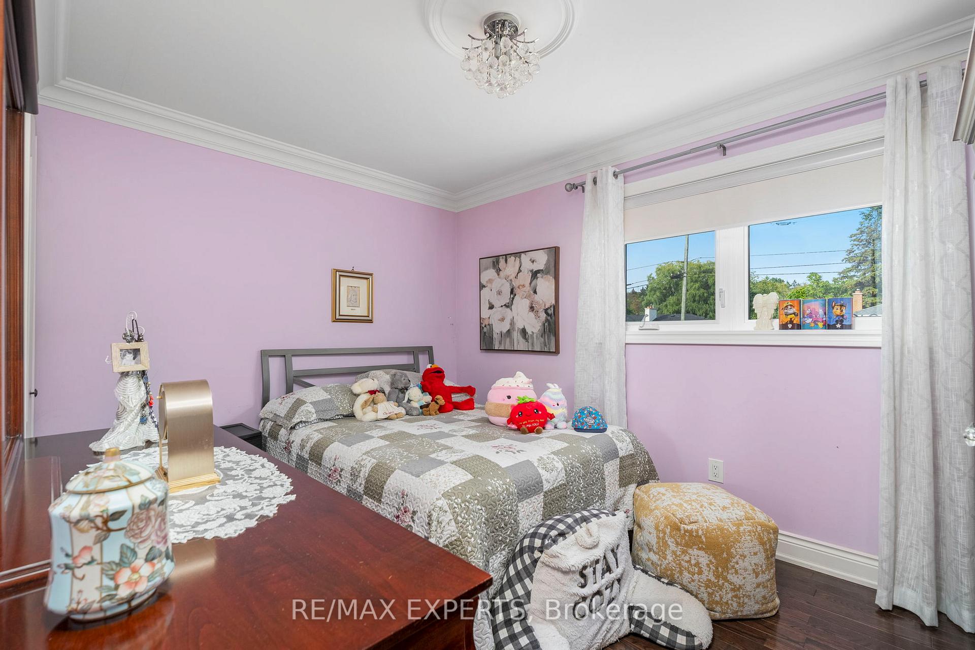 Photo 25 of 76 Bachley Crescent, King, Rural King — HOMEH