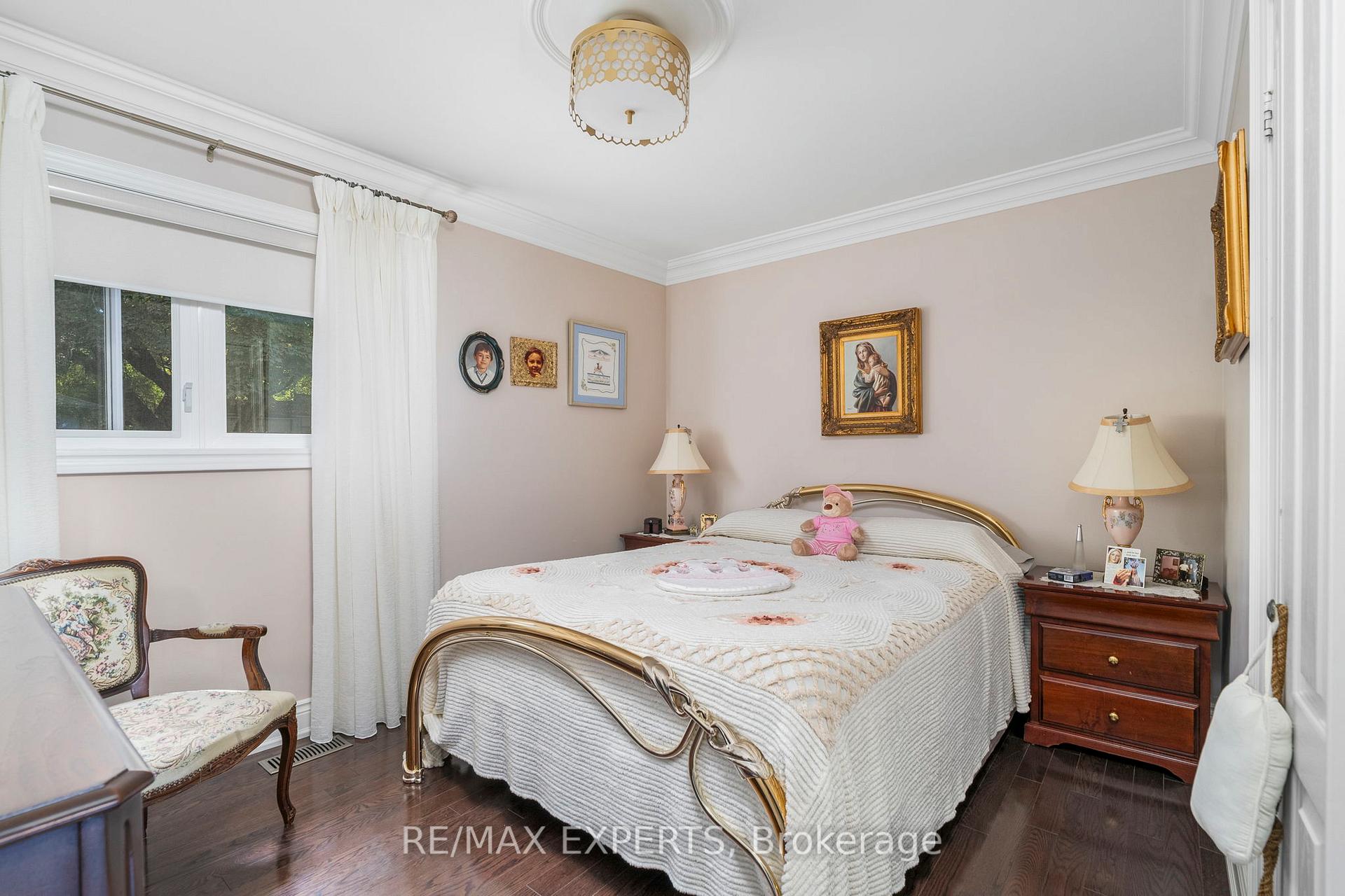 Photo 6 of 76 Bachley Crescent, King, Rural King — HOMEH