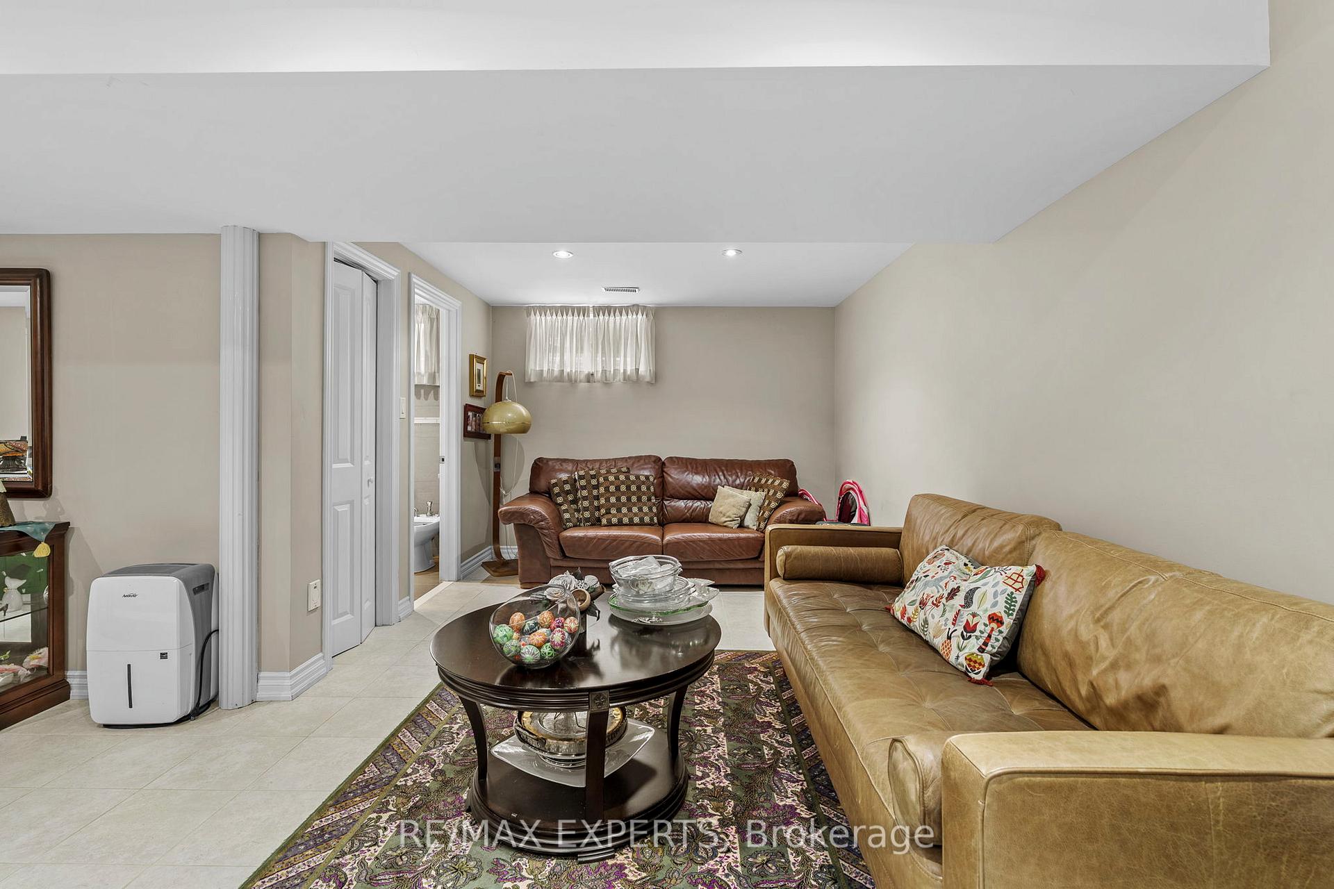 Photo 19 of 76 Bachley Crescent, King, Rural King — HOMEH