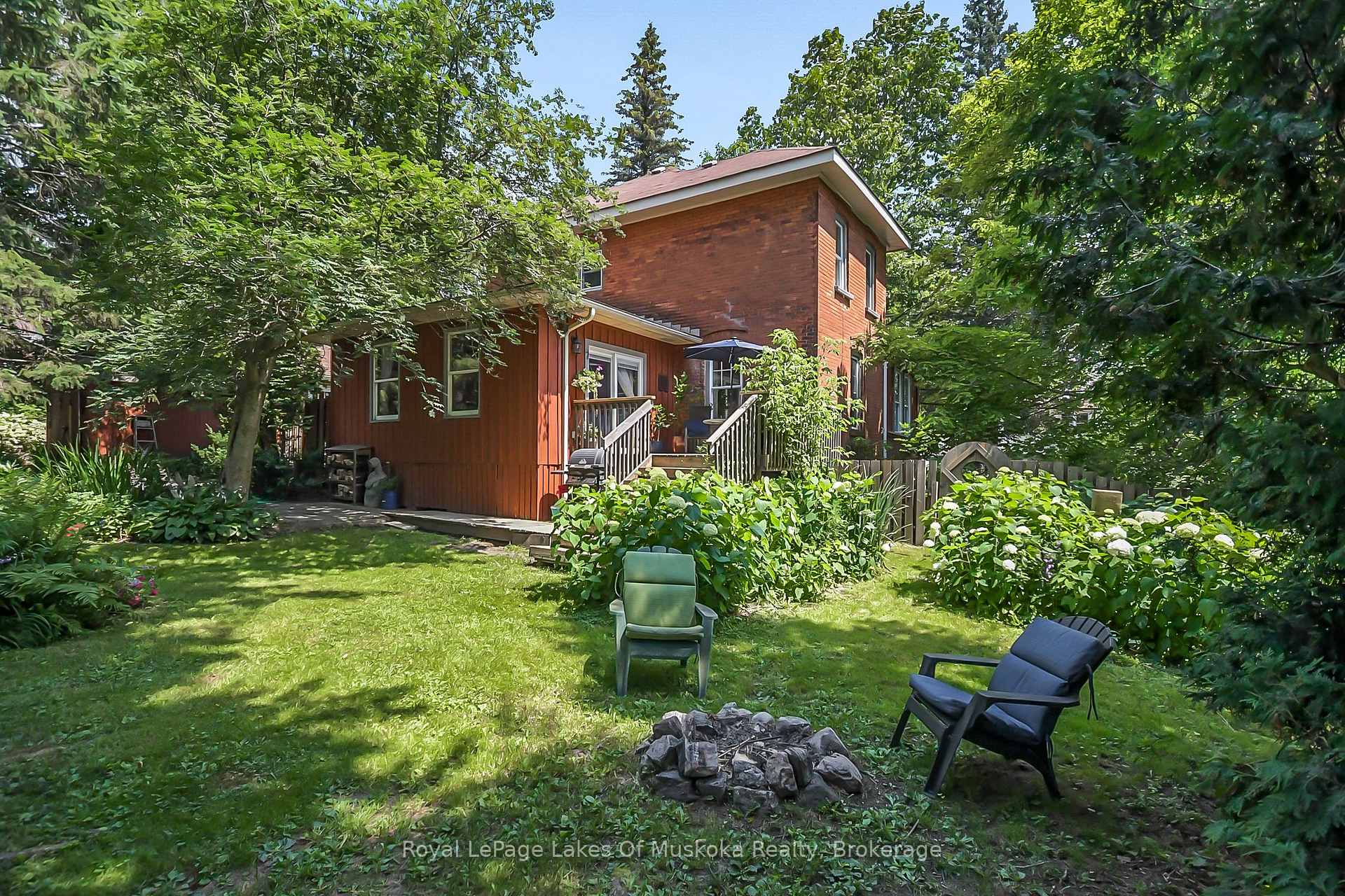 Front of 98 Muskoka Road
