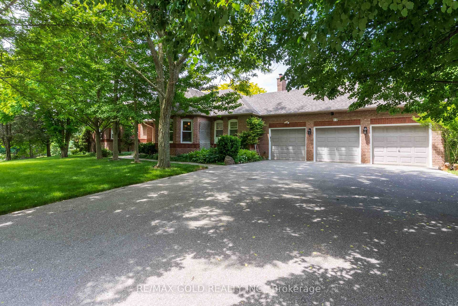 Photo 1 of 12 Golfdale Court, Caledon, Rural Caledon — HOMEH