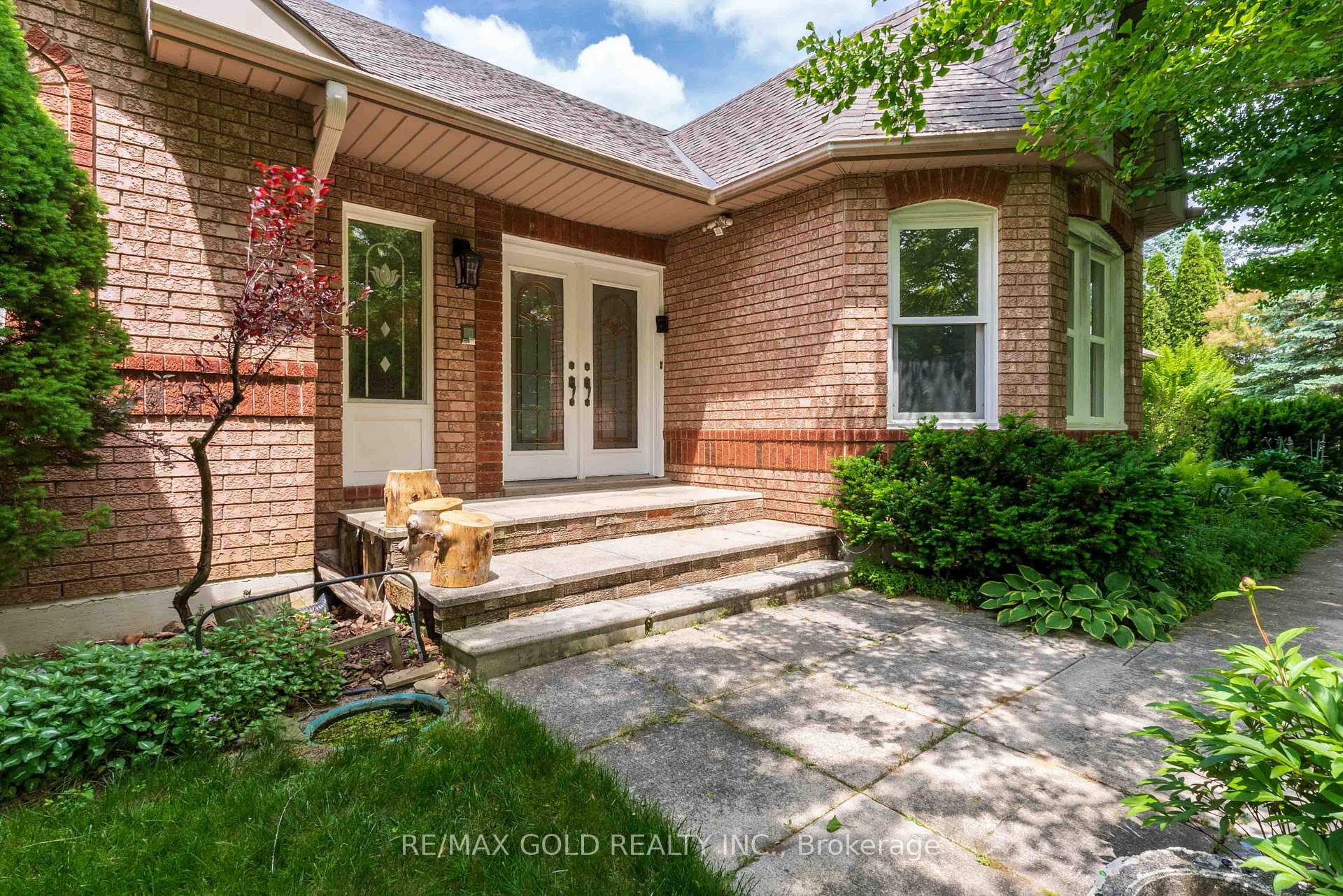 Photo 4 of 12 Golfdale Court, Caledon, Rural Caledon — HOMEH