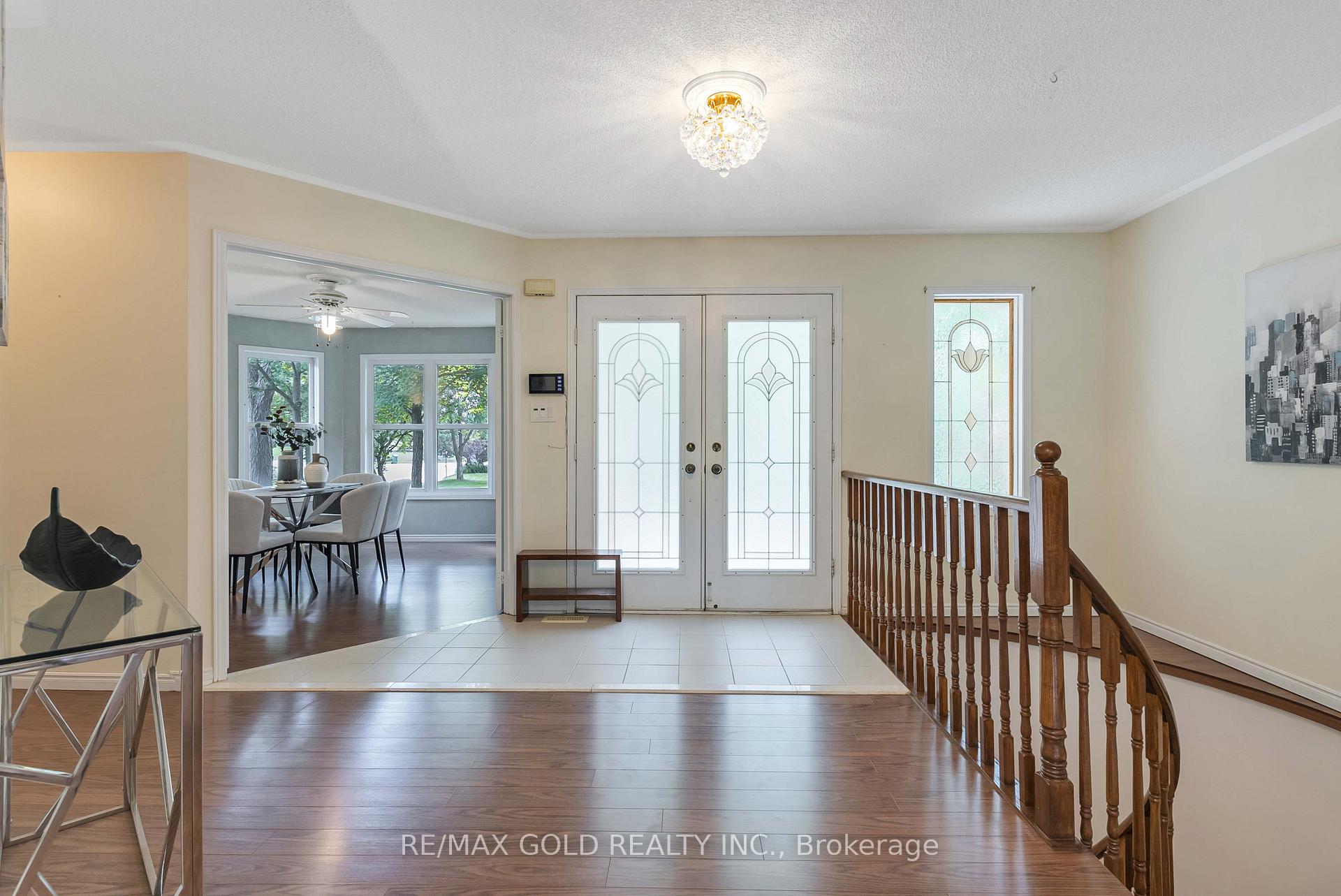 Photo 3 of 12 Golfdale Court, Caledon, Rural Caledon — HOMEH