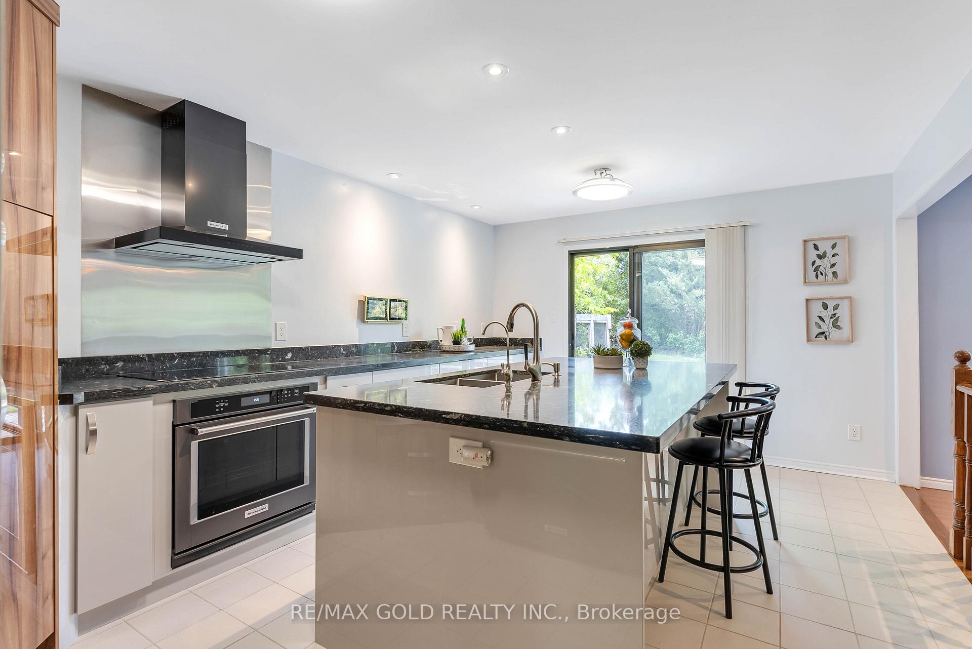 Photo 6 of 12 Golfdale Court, Caledon, Rural Caledon — HOMEH