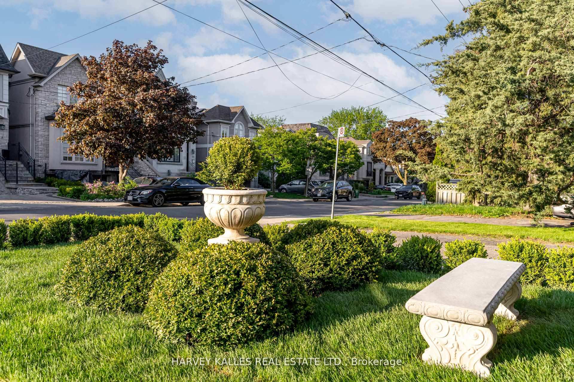 Photo 2 of 213 Brooke Avenue, Toronto, Bedford Park-Nortown — HOMEH