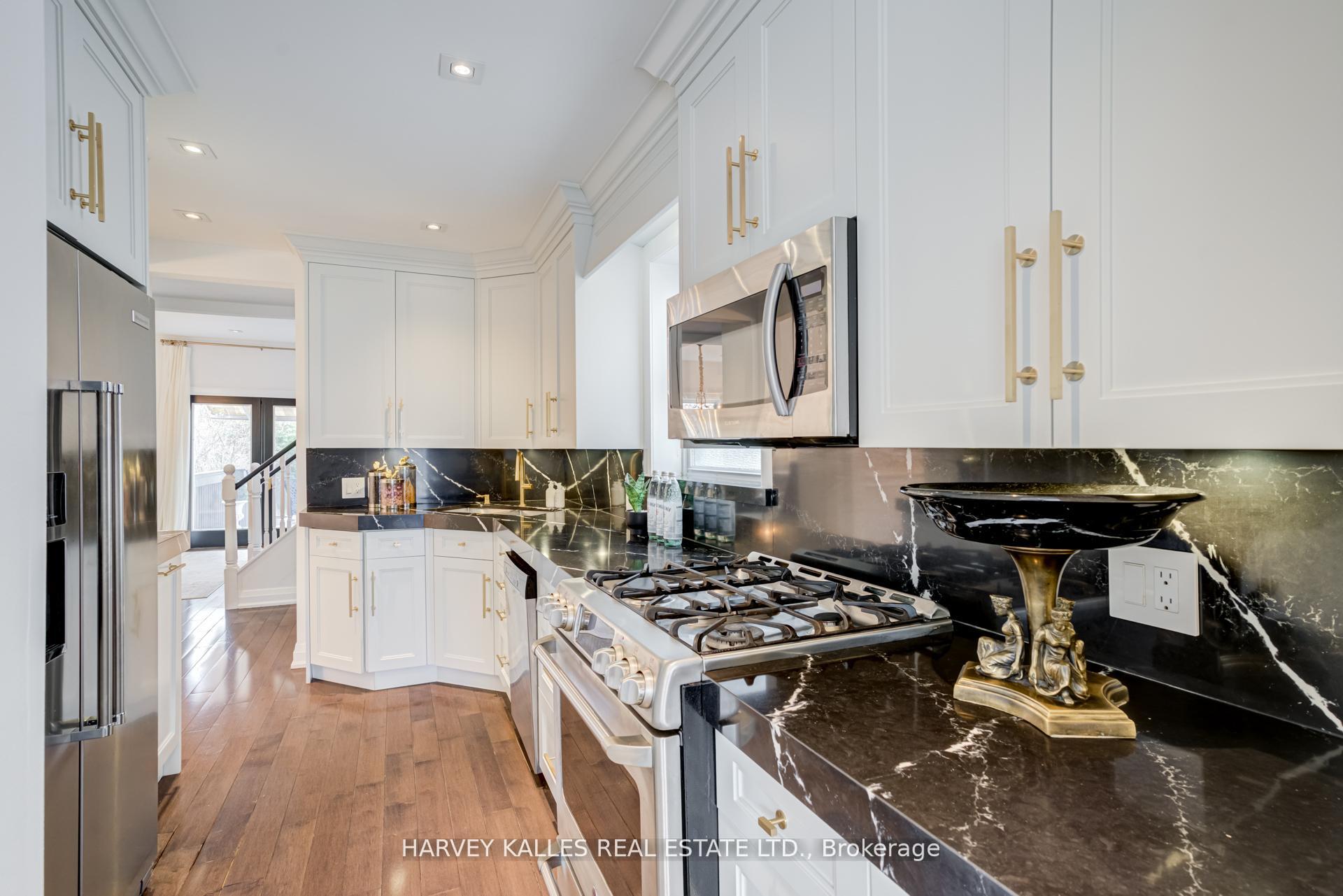 Photo 6 of 213 Brooke Avenue, Toronto, Bedford Park-Nortown — HOMEH