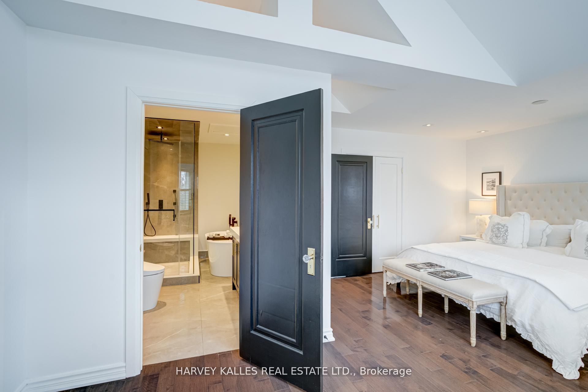 Photo 27 of 213 Brooke Avenue, Toronto, Bedford Park-Nortown — HOMEH