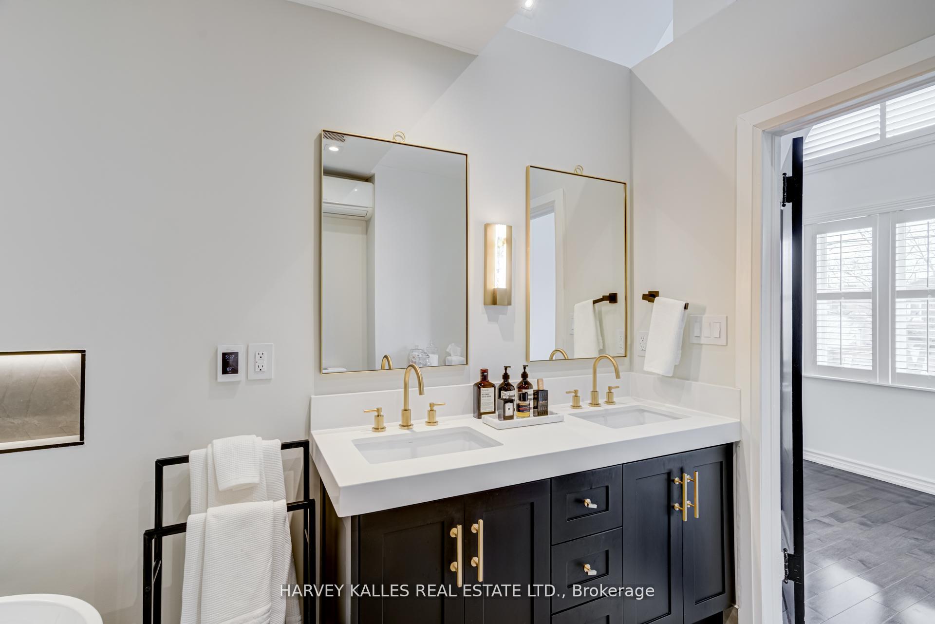Photo 22 of 213 Brooke Avenue, Toronto, Bedford Park-Nortown — HOMEH