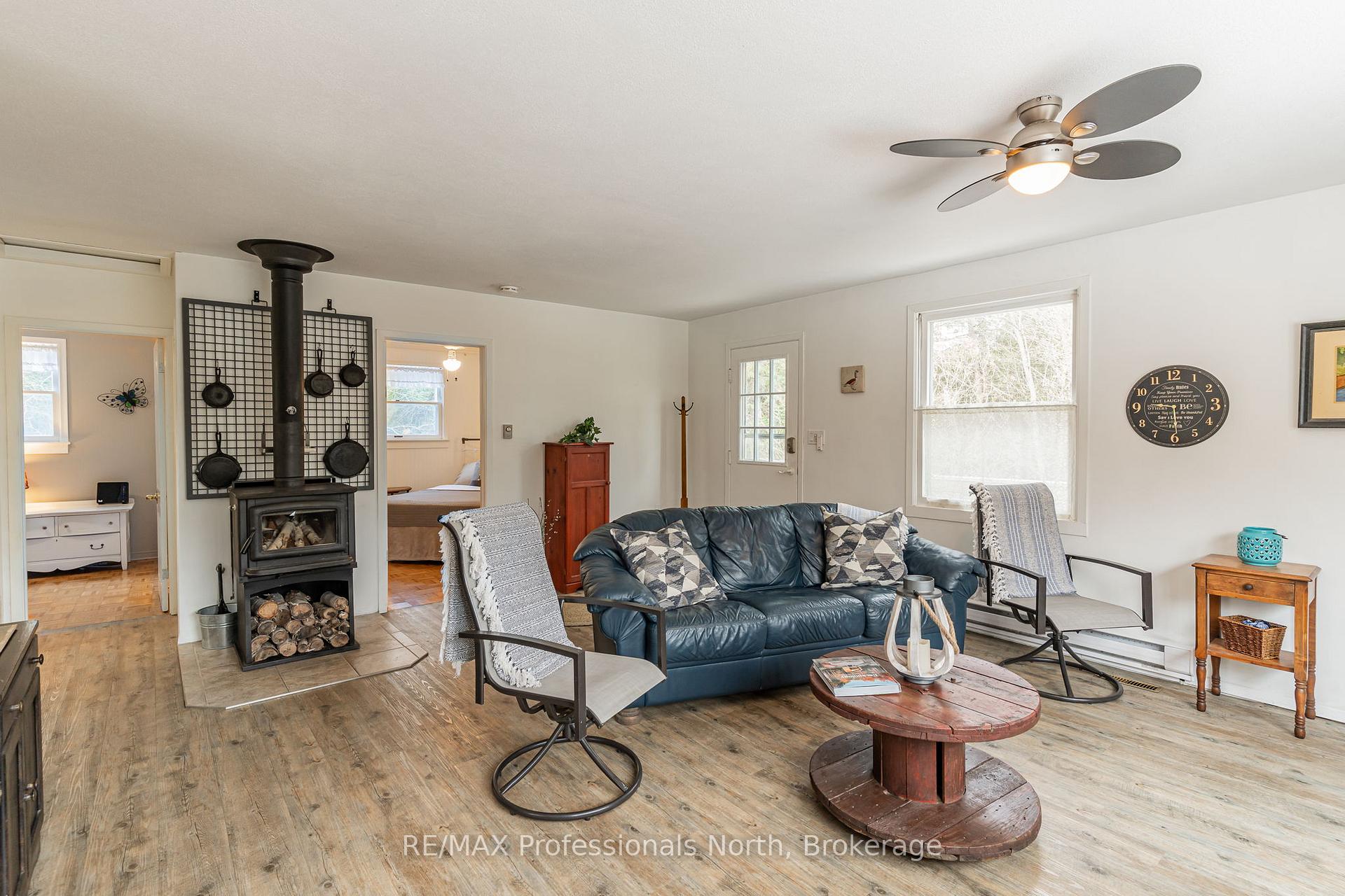 Photo 2 of 1010 Sturgeon Drive, Minden Hills, Minden — HOMEH