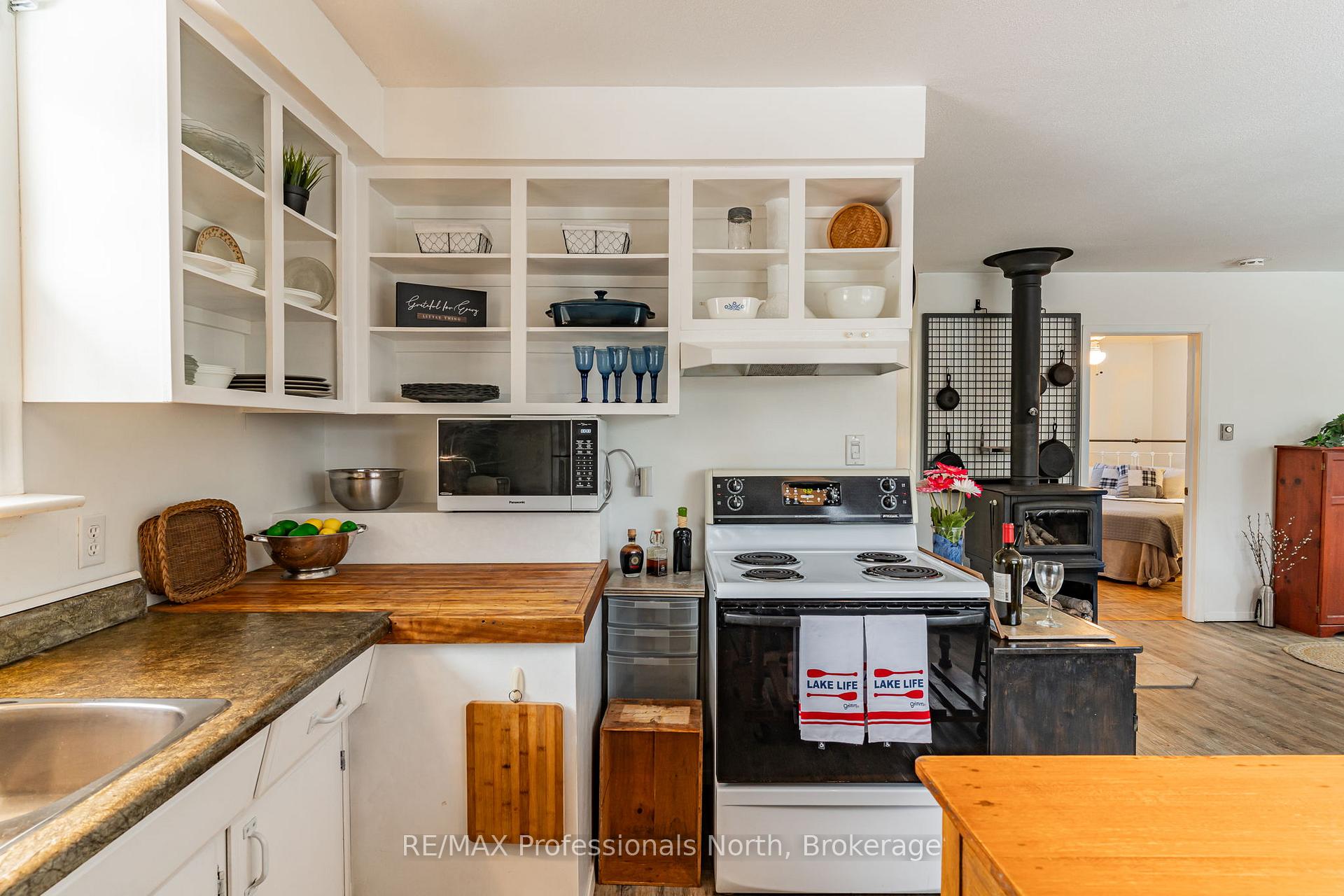 Photo 13 of 1010 Sturgeon Drive, Minden Hills, Minden — HOMEH