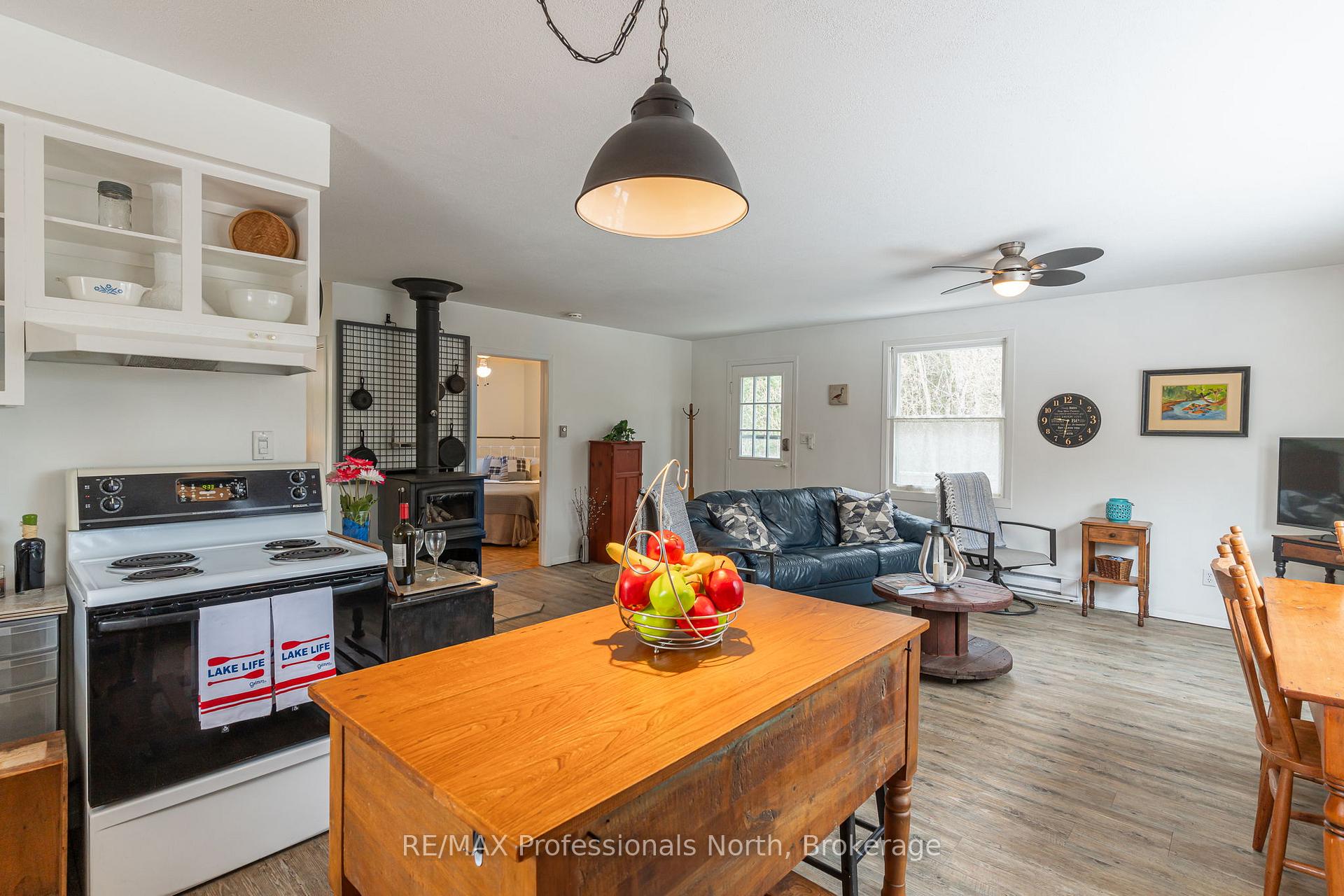 Photo 23 of 1010 Sturgeon Drive, Minden Hills, Minden — HOMEH