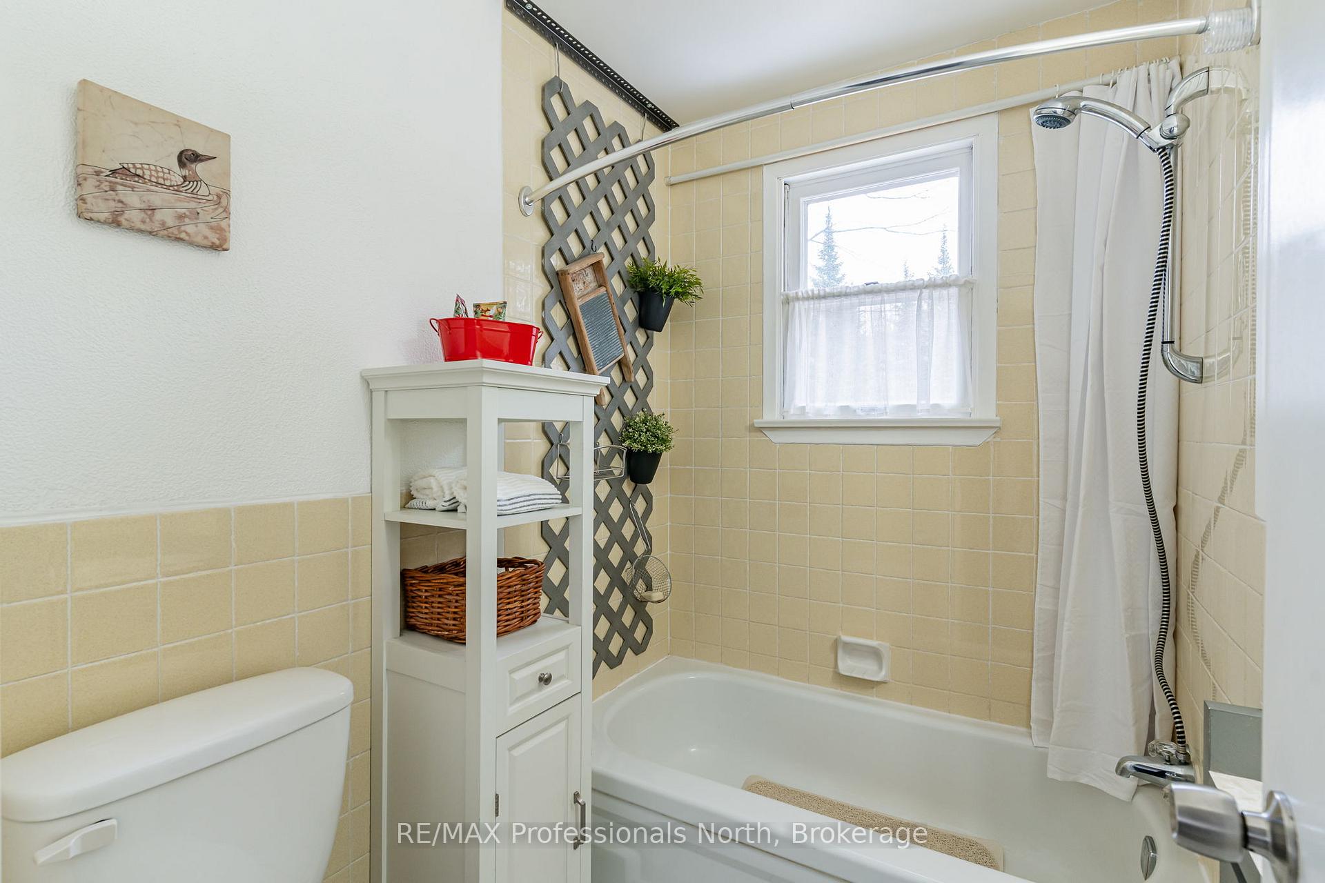 Photo 9 of 1010 Sturgeon Drive, Minden Hills, Minden — HOMEH