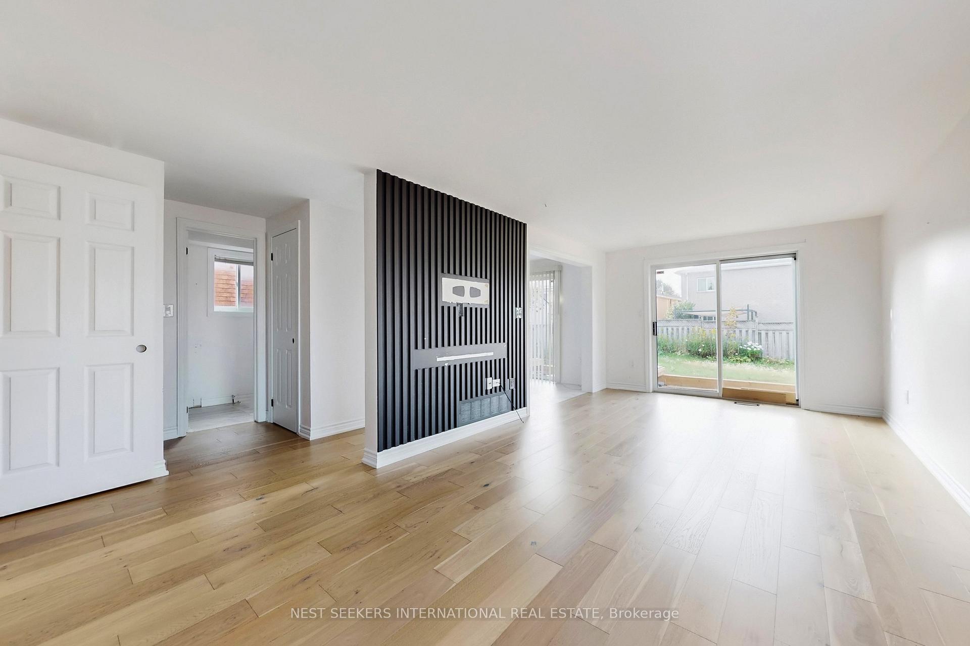 Photo 12 of 78 Clute Crescent, Barrie, Holly — HOMEH
