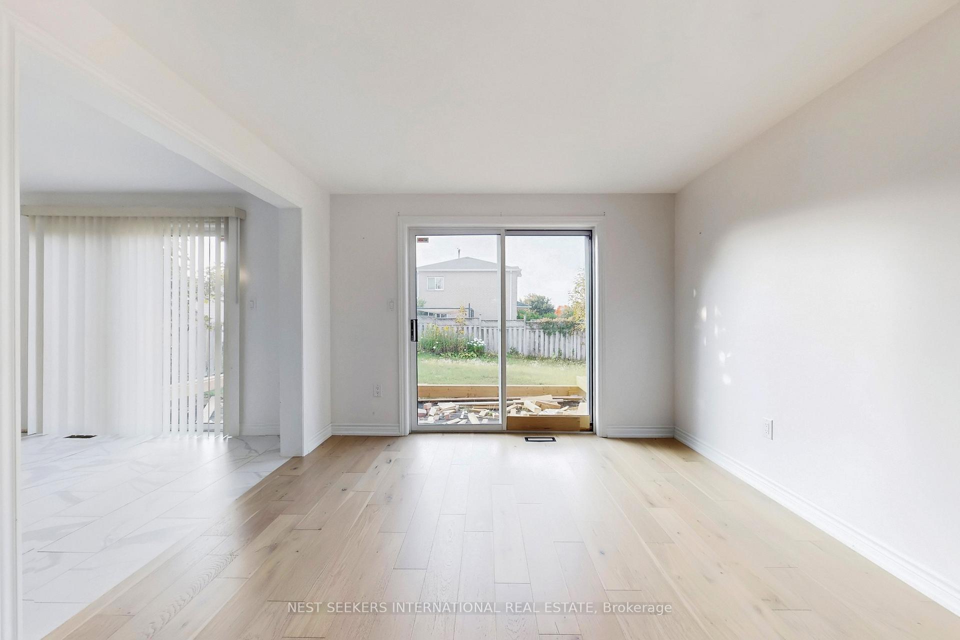 Photo 6 of 78 Clute Crescent, Barrie, Holly — HOMEH