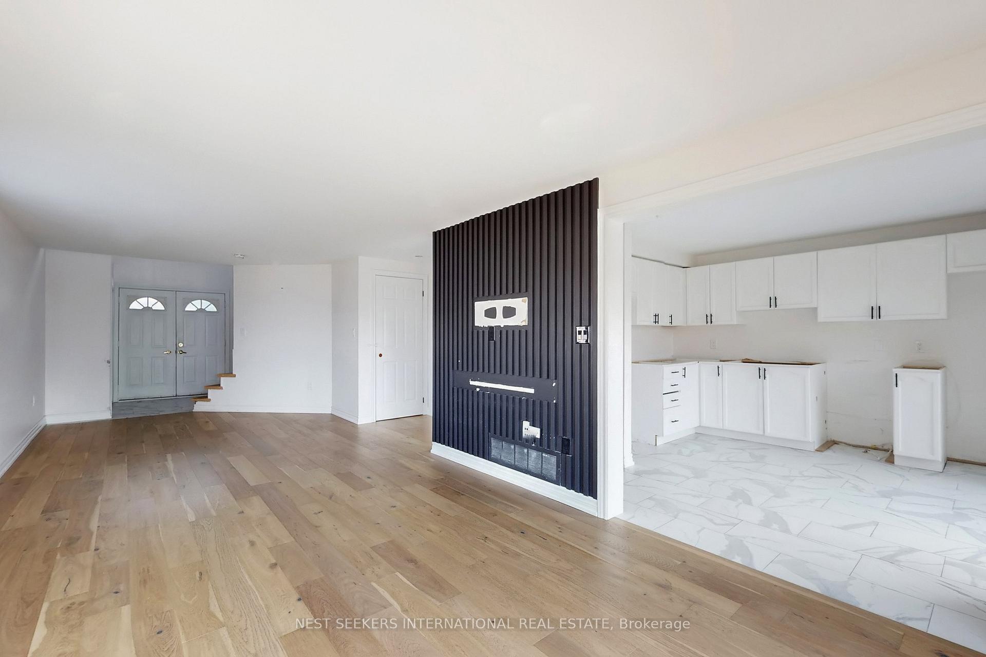 Photo 2 of 78 Clute Crescent, Barrie, Holly — HOMEH
