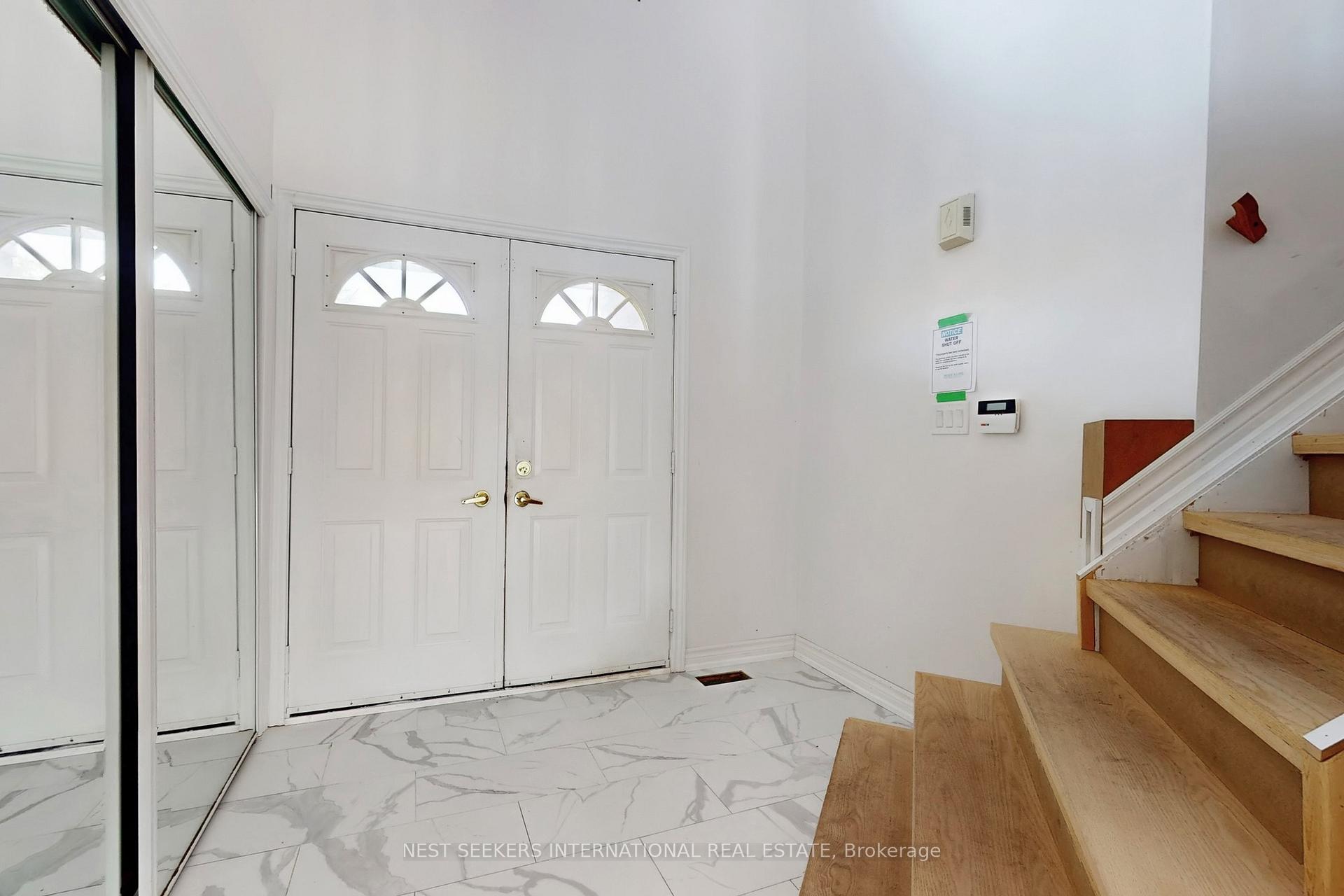 Photo 3 of 78 Clute Crescent, Barrie, Holly — HOMEH