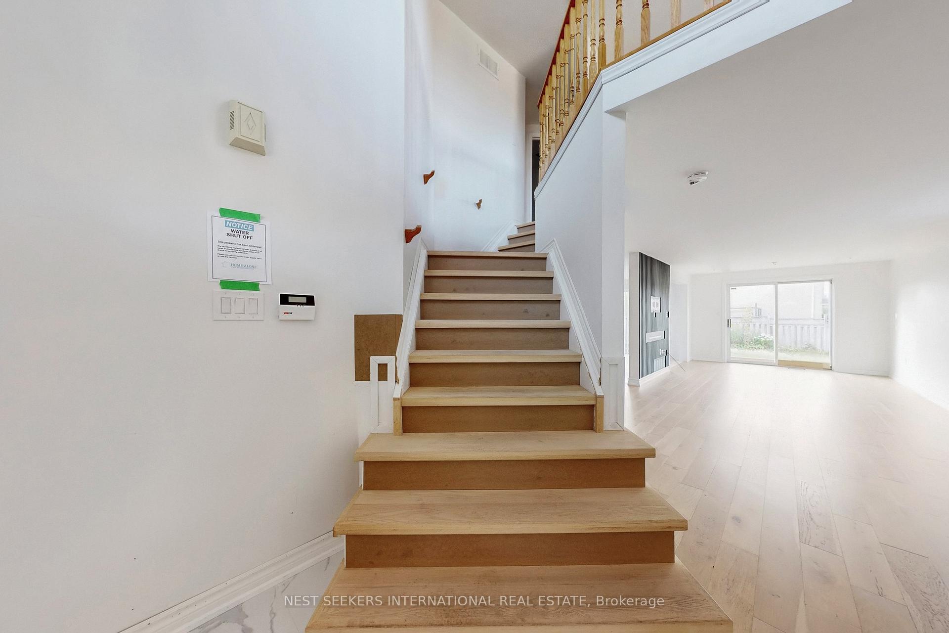 Photo 8 of 78 Clute Crescent, Barrie, Holly — HOMEH