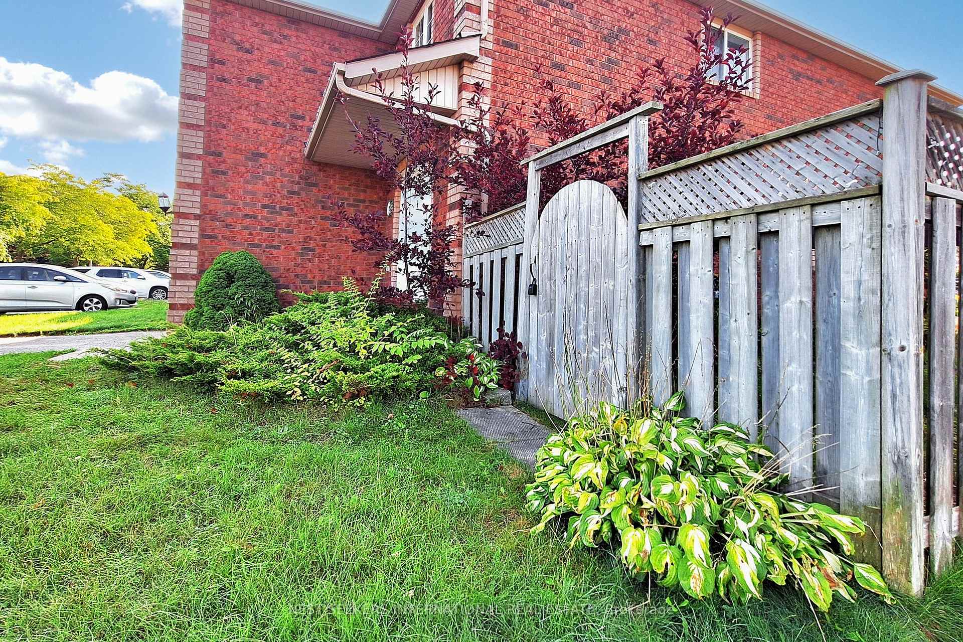 Photo 37 of 78 Clute Crescent, Barrie, Holly — HOMEH