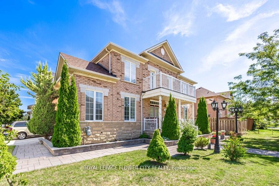 Photo 13 of 73 Hollywood Hill Circle, Vaughan, Vellore Village — HOMEH