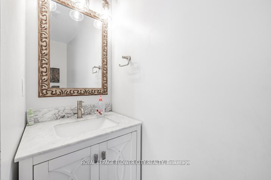 Photo 31 of 73 Hollywood Hill Circle, Vaughan, Vellore Village — HOMEH
