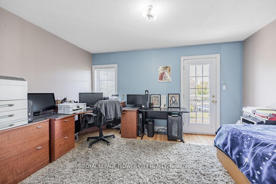 Photo 3 of 73 Hollywood Hill Circle, Vaughan, Vellore Village — HOMEH
