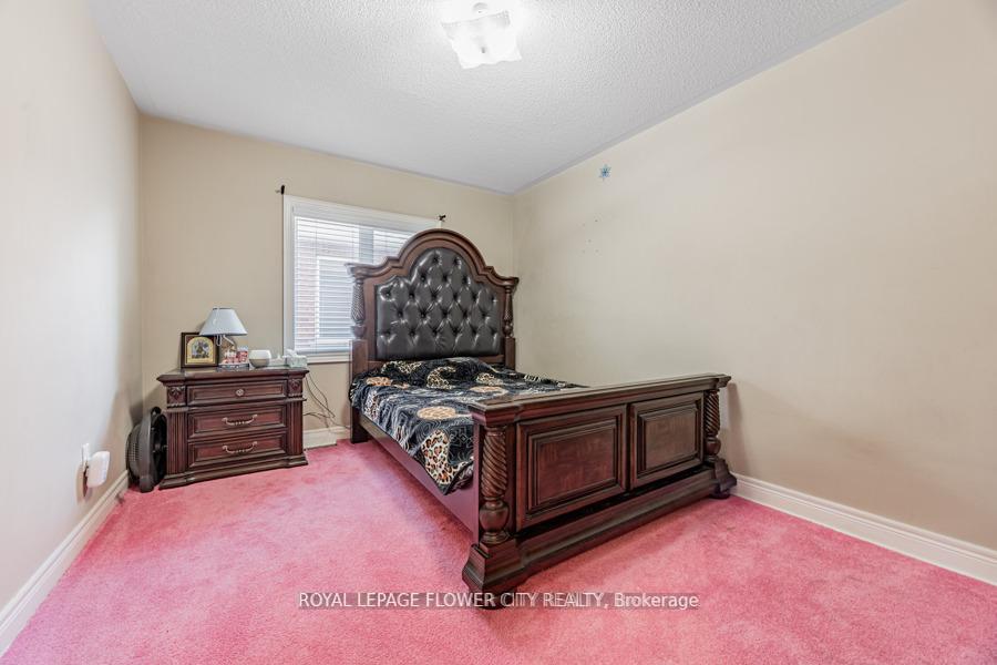Photo 38 of 73 Hollywood Hill Circle, Vaughan, Vellore Village — HOMEH
