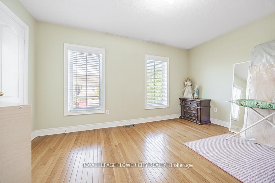 Photo 20 of 73 Hollywood Hill Circle, Vaughan, Vellore Village — HOMEH