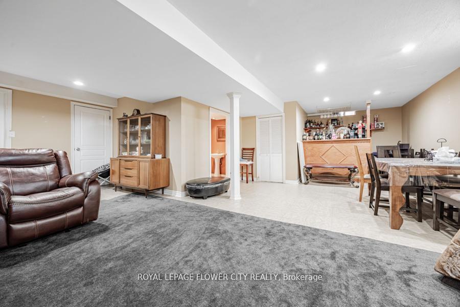 Photo 36 of 73 Hollywood Hill Circle, Vaughan, Vellore Village — HOMEH