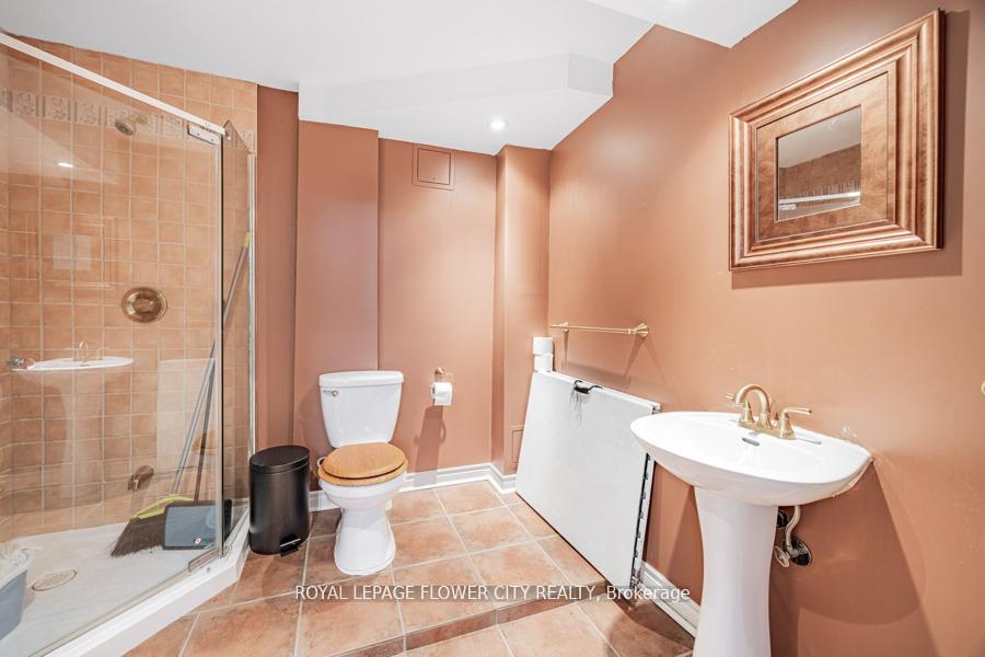 Photo 23 of 73 Hollywood Hill Circle, Vaughan, Vellore Village — HOMEH