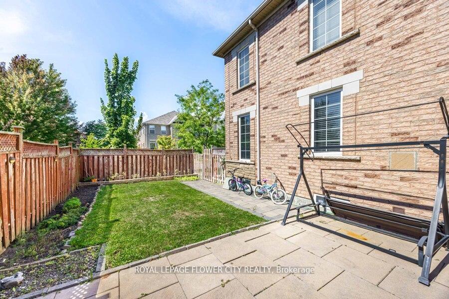 Photo 28 of 73 Hollywood Hill Circle, Vaughan, Vellore Village — HOMEH