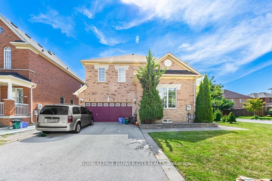 Photo 17 of 73 Hollywood Hill Circle, Vaughan, Vellore Village — HOMEH