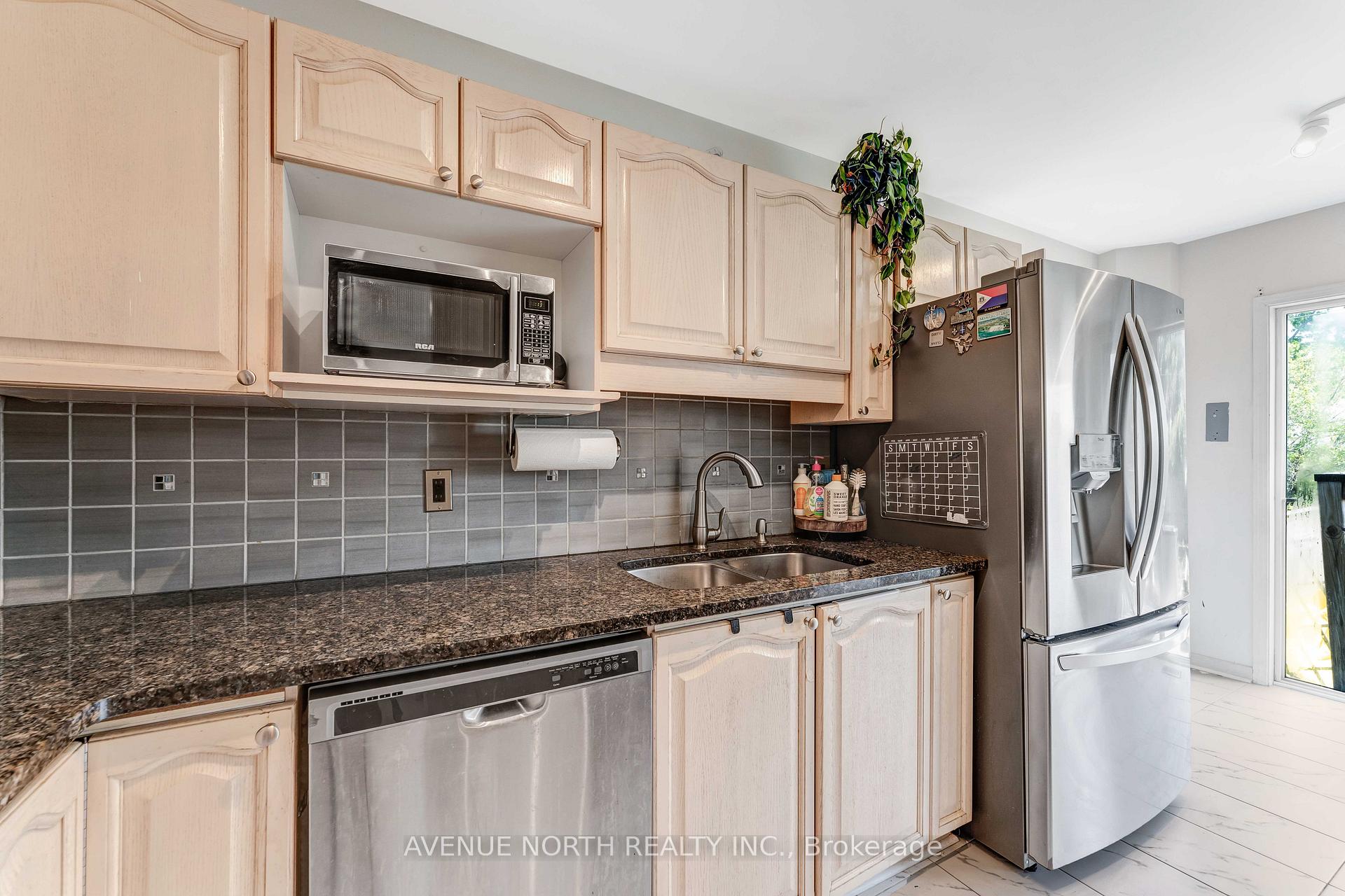 Photo 6 of 51 Mullcraft Crescent, Ottawa, Barrhaven - Longfields — HOMEH