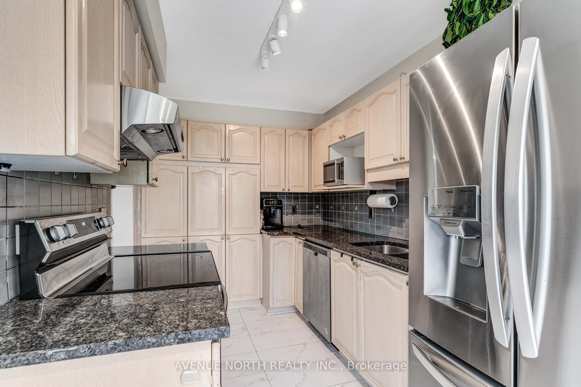 Photo 7 of 51 Mullcraft Crescent, Ottawa, Barrhaven - Longfields — HOMEH