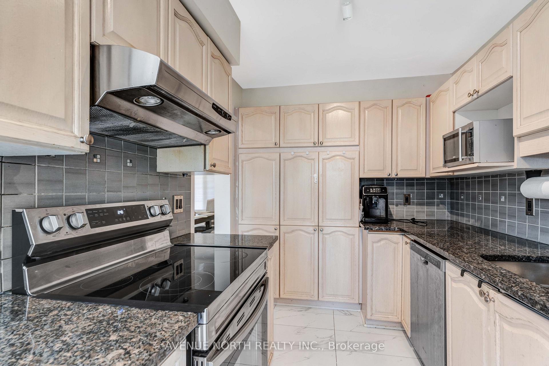 Photo 13 of 51 Mullcraft Crescent, Ottawa, Barrhaven - Longfields — HOMEH
