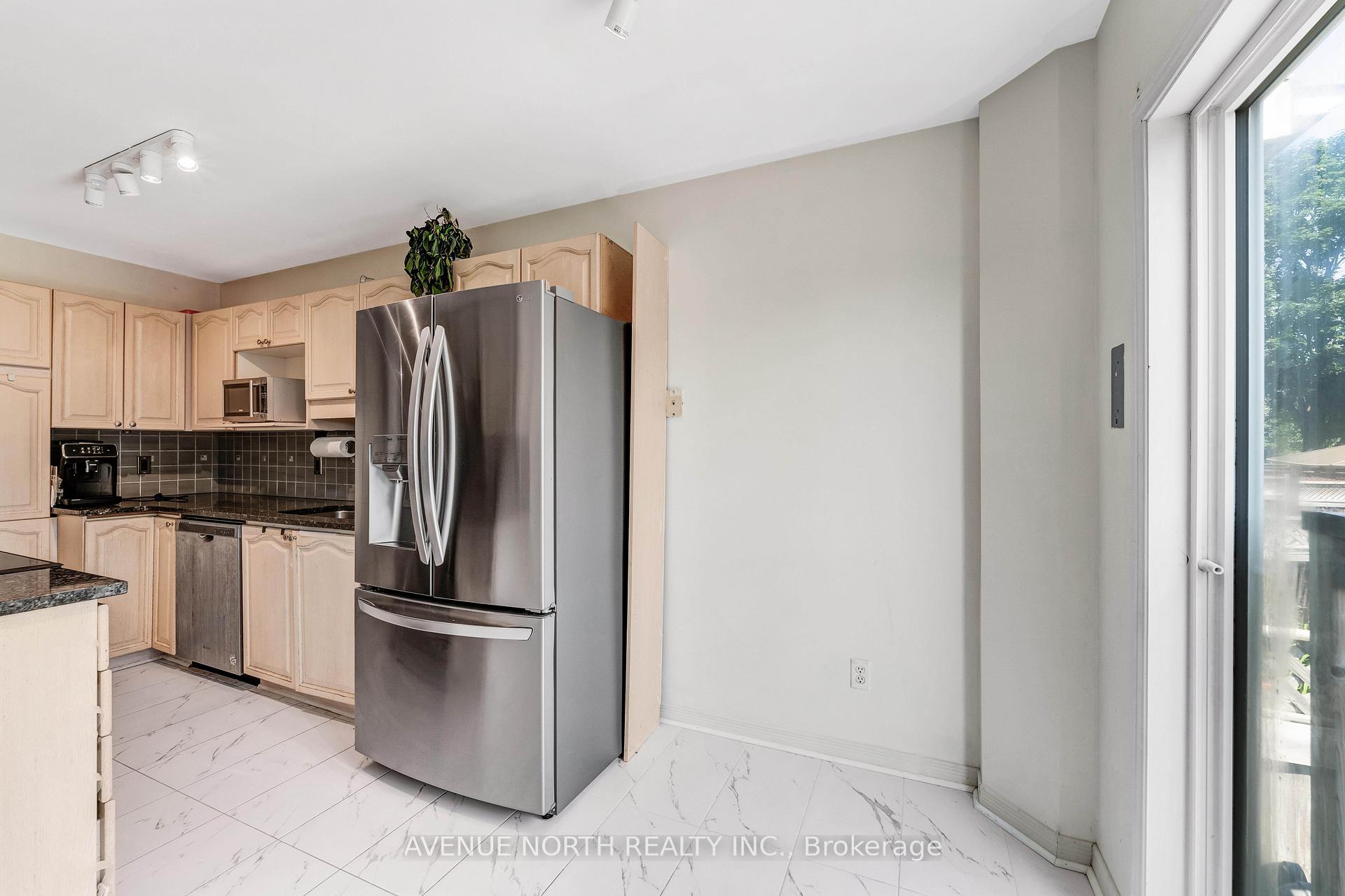 Photo 8 of 51 Mullcraft Crescent, Ottawa, Barrhaven - Longfields — HOMEH
